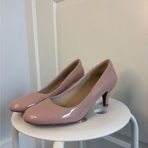 Dream Pairs Pink Patent Heels